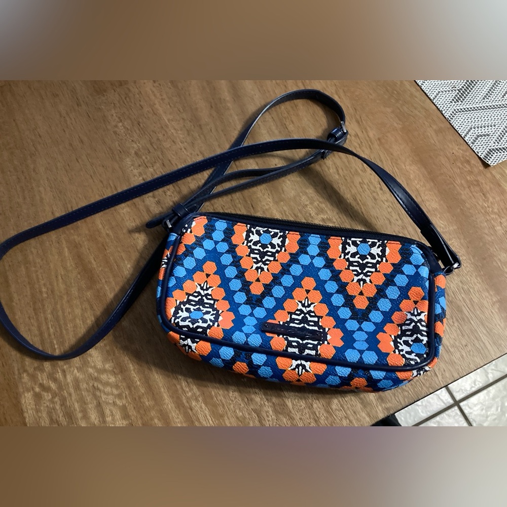 Vera Bradley cute crossbody bag. It's beautiful blue and orange diamond pattern